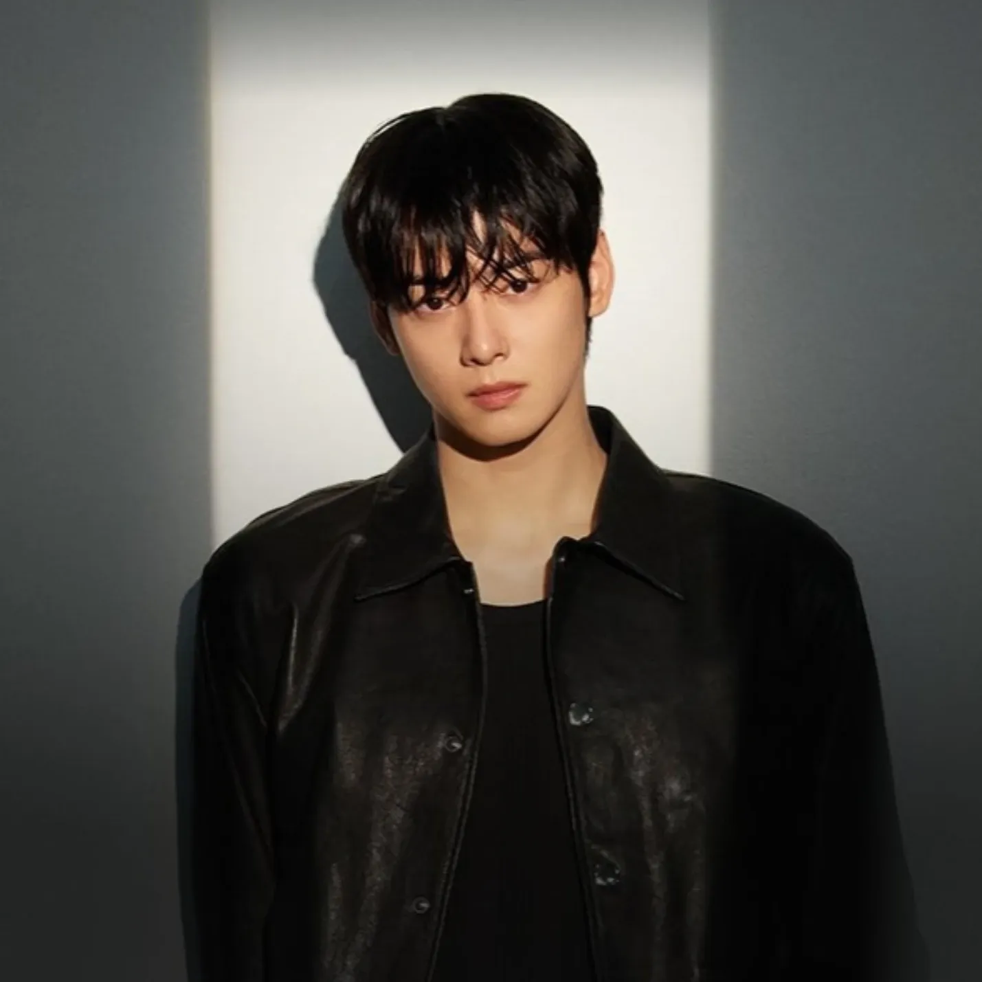 Behind-the-scenes cut of Cha Eunwoo