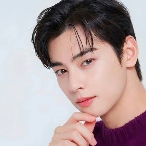 Behind-the-scenes cut of Cha Eunwoo