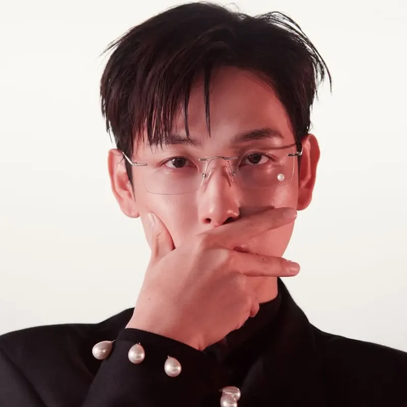 Behind-the-scenes cut of Yim Siwan