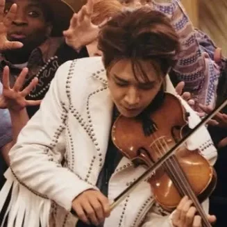 Behind-the-scenes cut of Henry