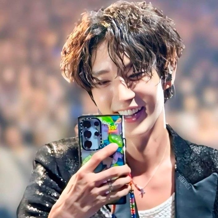 A moment captured by a fan of Lee Joongi