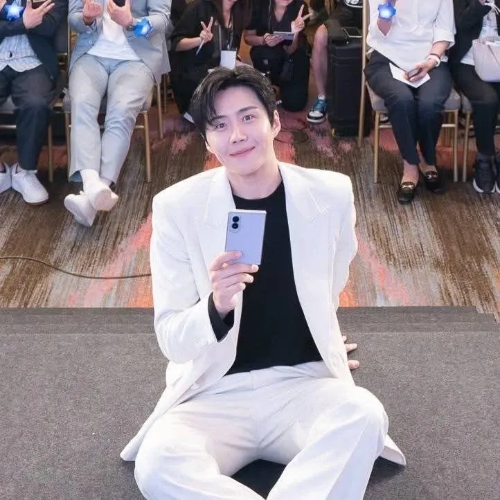 Latest photo of Kim Seonho