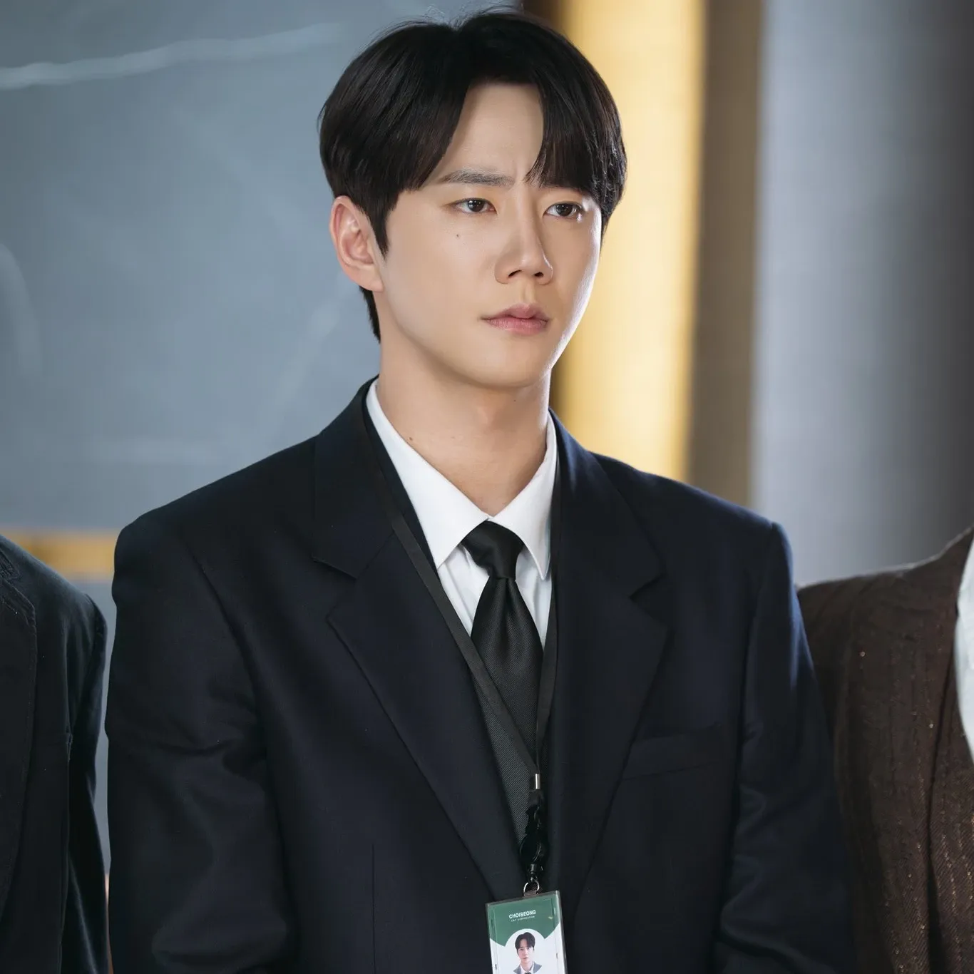 Behind-the-scenes cut of Lee Junyoung