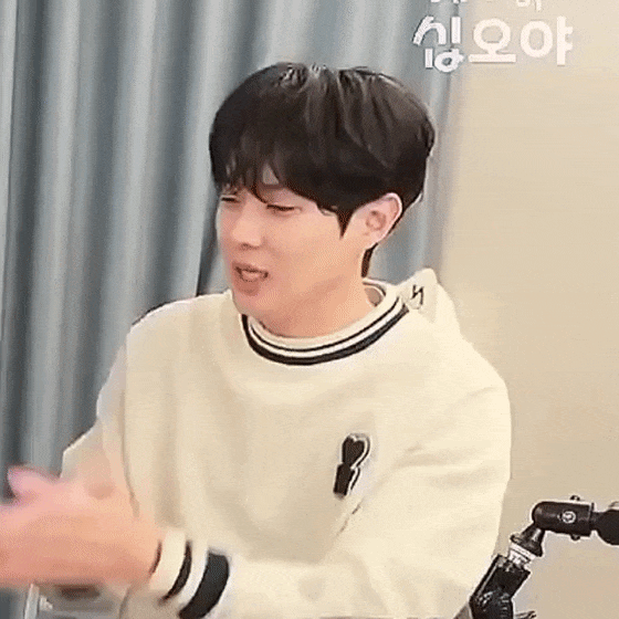 Behind-the-scenes cut of Park Boyoung