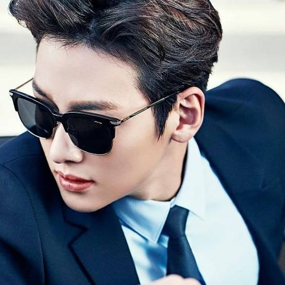 粉丝拍下的池昌旭瞬间