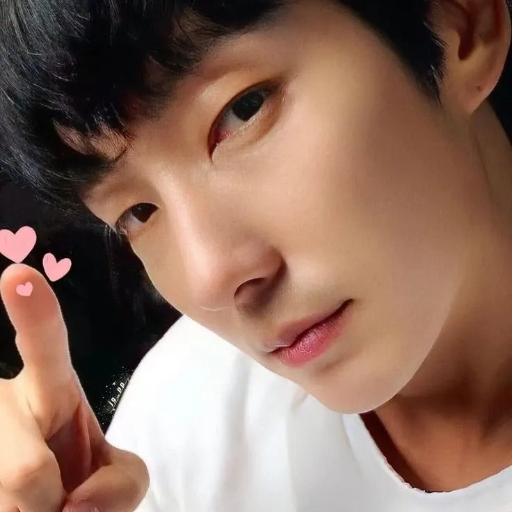 Behind-the-scenes cut of Lee Joongi