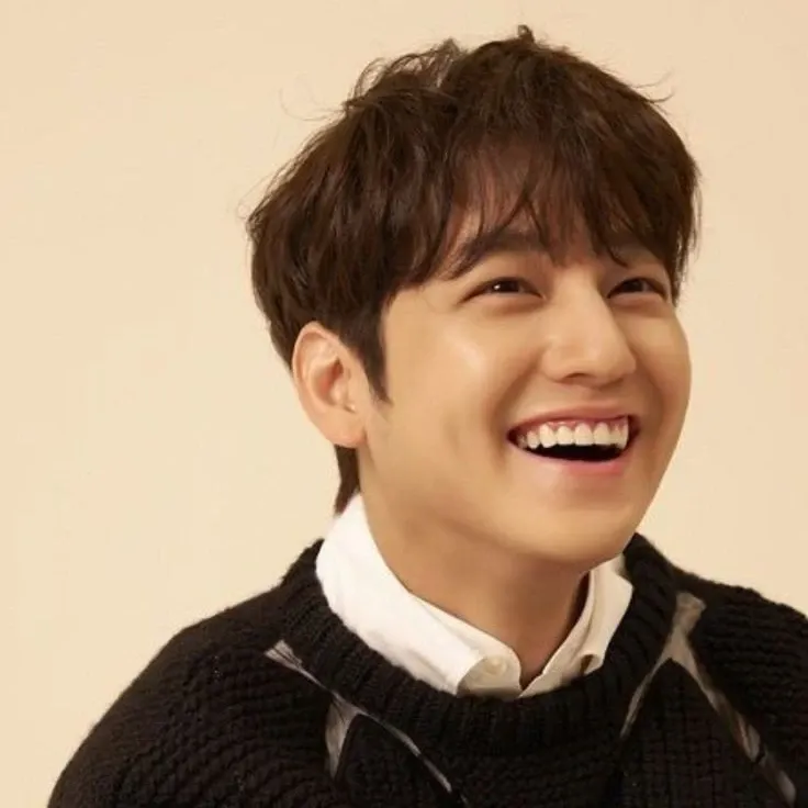 Behind-the-scenes cut of Kim Bum