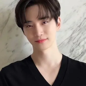 Foto kegiatan terbaru dari Lee Junho