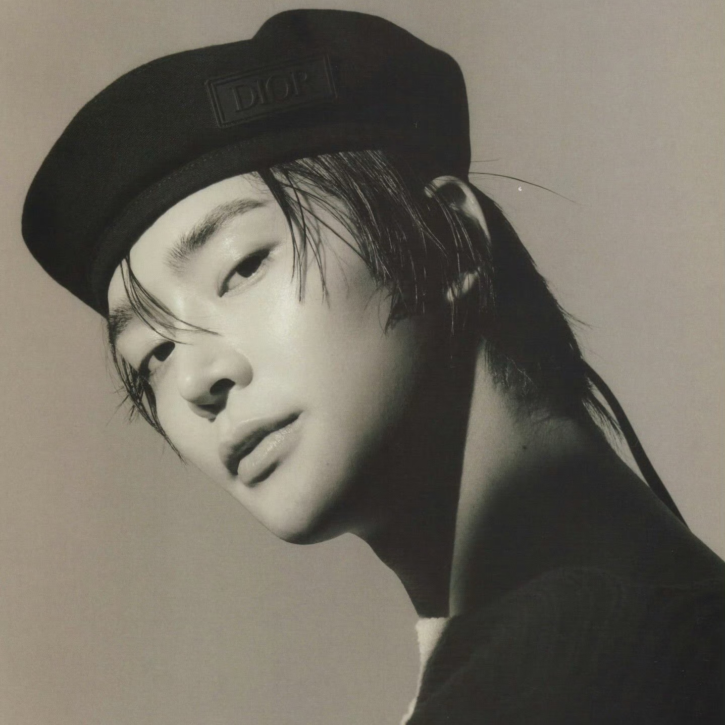 로운의 최신 사진