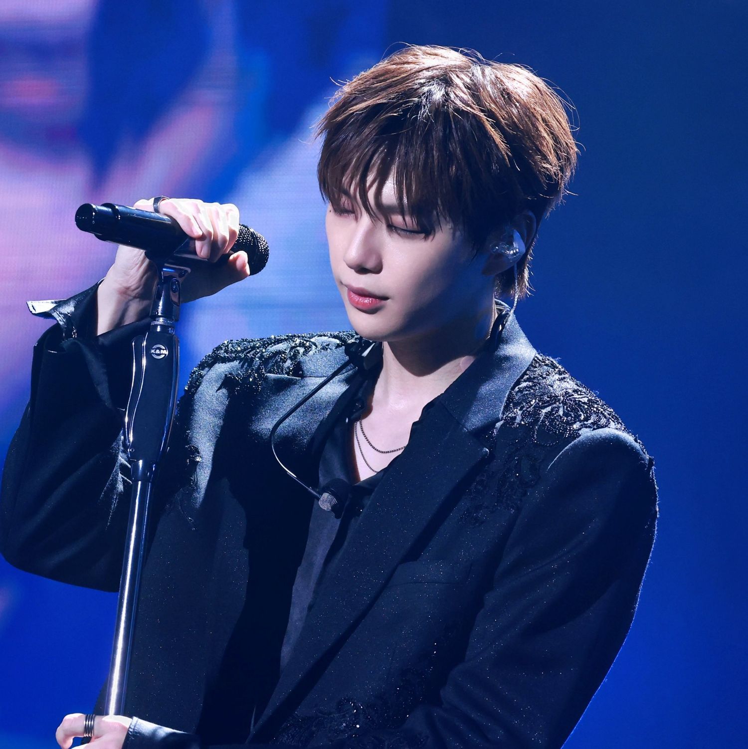 Behind-the-scenes cut of Secret Garden