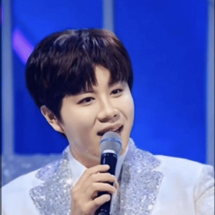 チン・ヘソンのビハインドカット