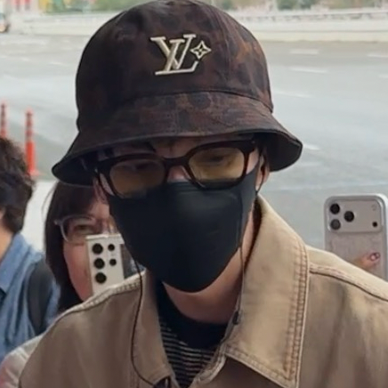 Latest photo of Lee Joongi