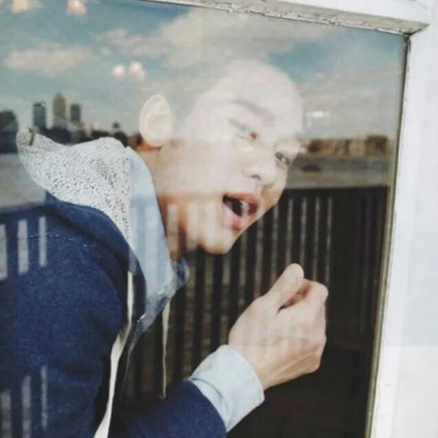 A moment captured by a fan of Kim Soohyun