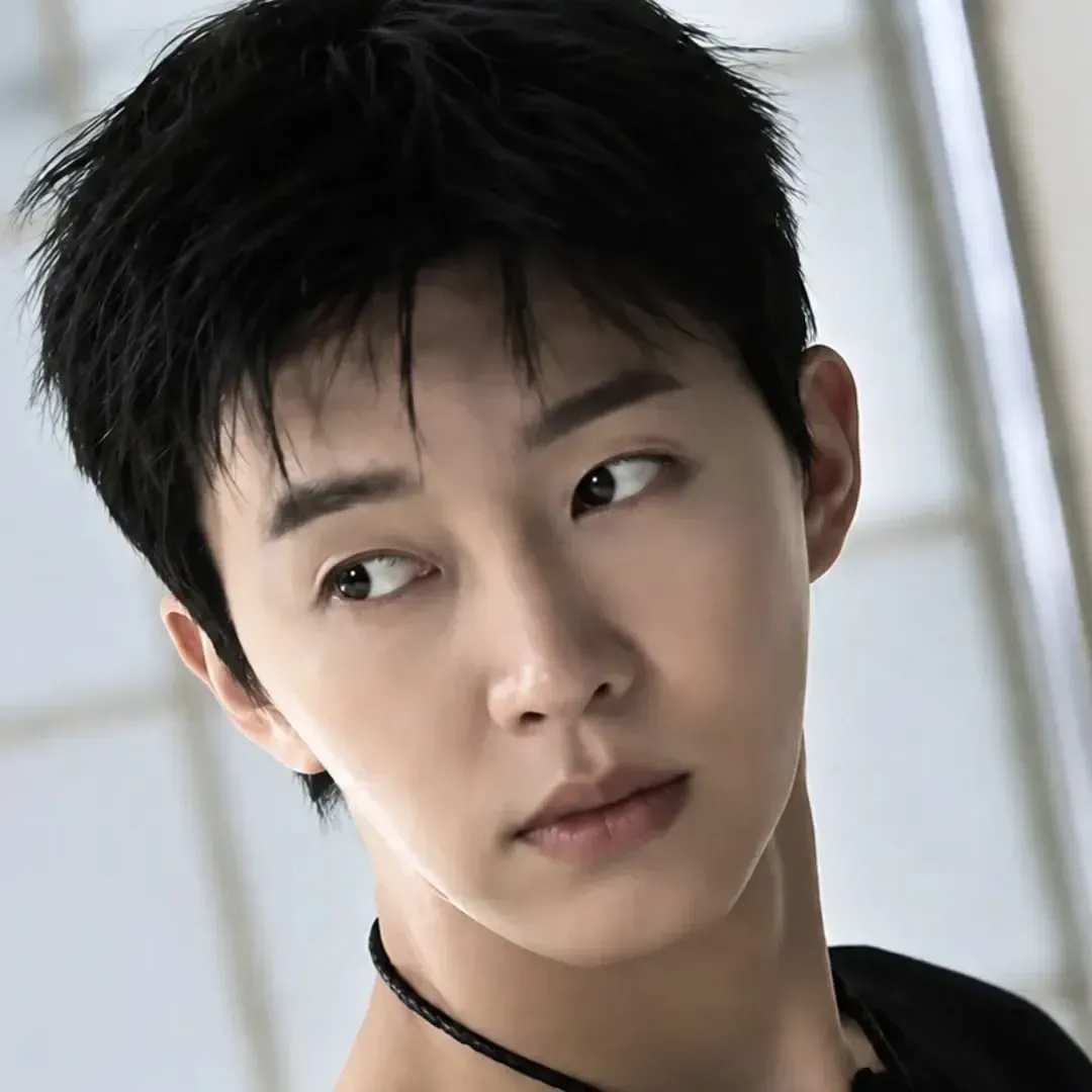 Foto terbaru dari Lim Youngwoong
