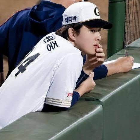 Behind-the-scenes cut of Kim Wonjung