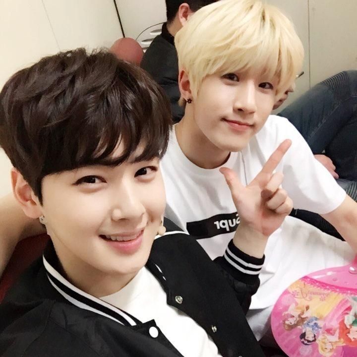 Recent activity shot of Cha Eunwoo