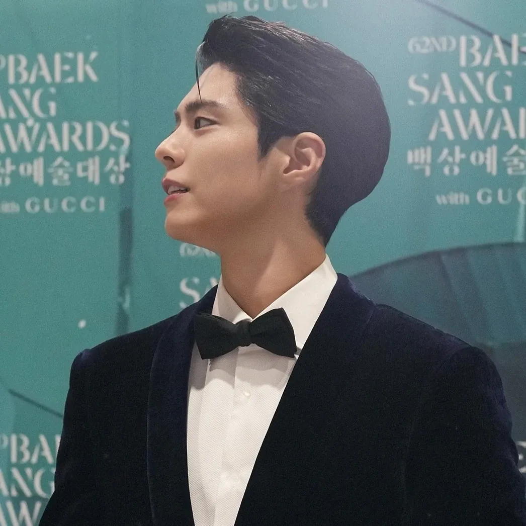 Behind-the-scenes cut of Park Bogum
