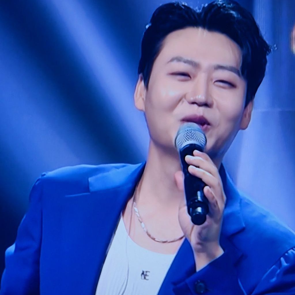 A moment captured by a fan of Min Soohyun