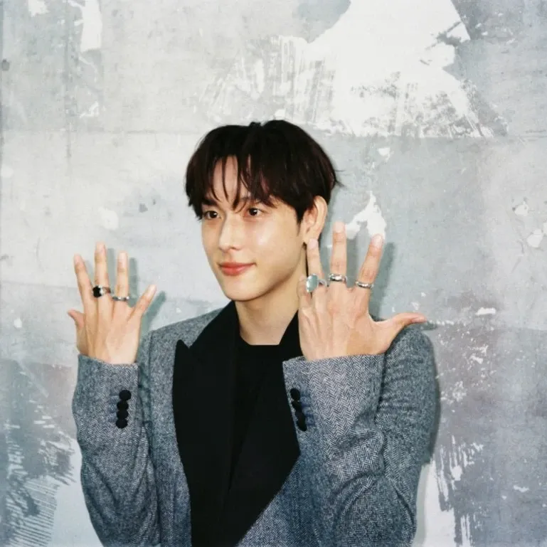 Behind-the-scenes cut of Yim Siwan