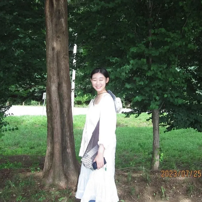 Behind-the-scenes cut of Han Yeji