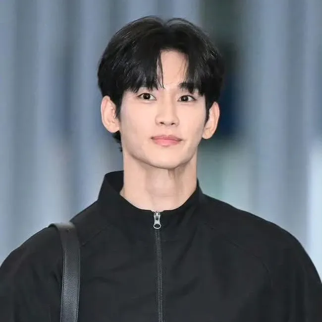 Recent activity shot of Kim Soohyun
