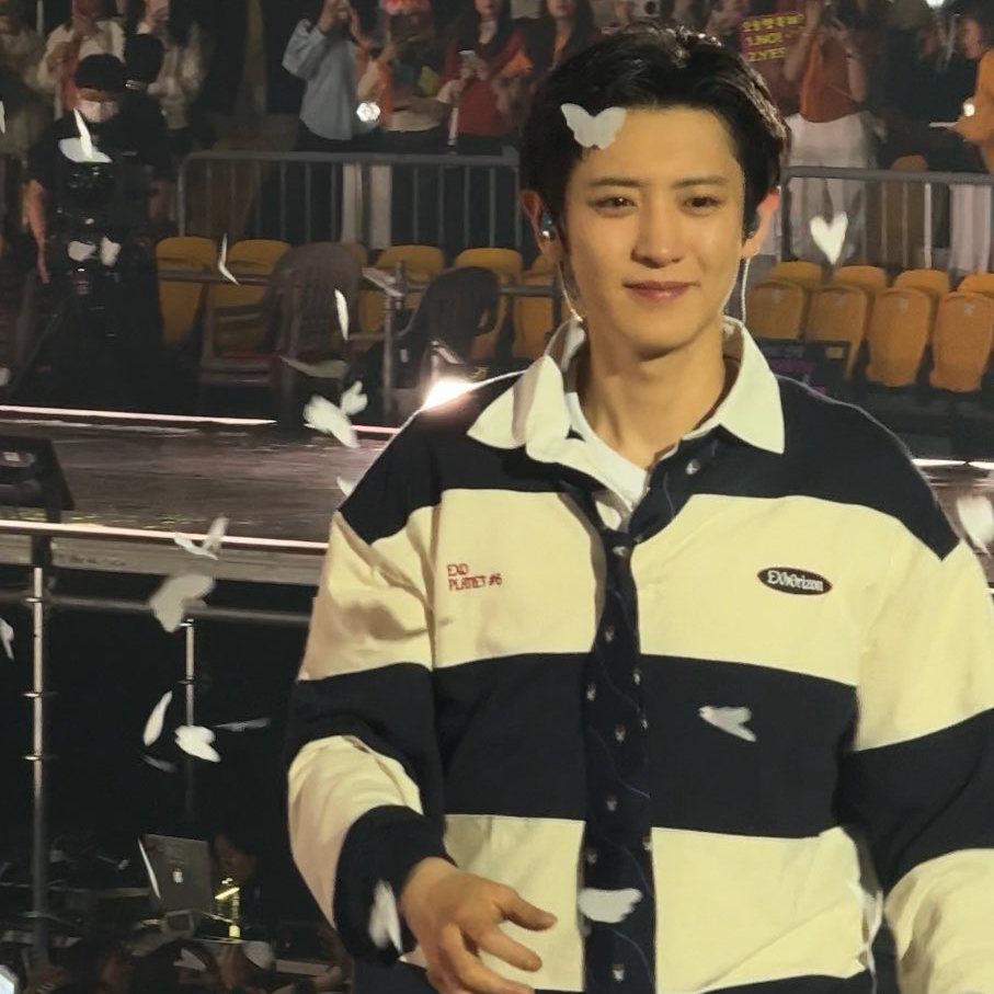 Behind-the-scenes cut of Chanyeol