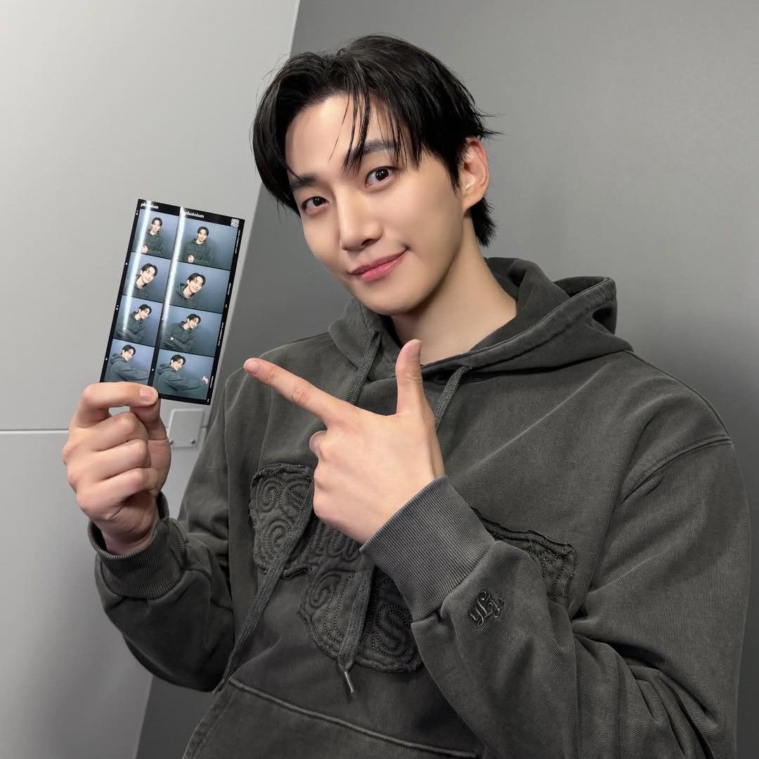 Cuplikan di balik layar dari Lee Junho