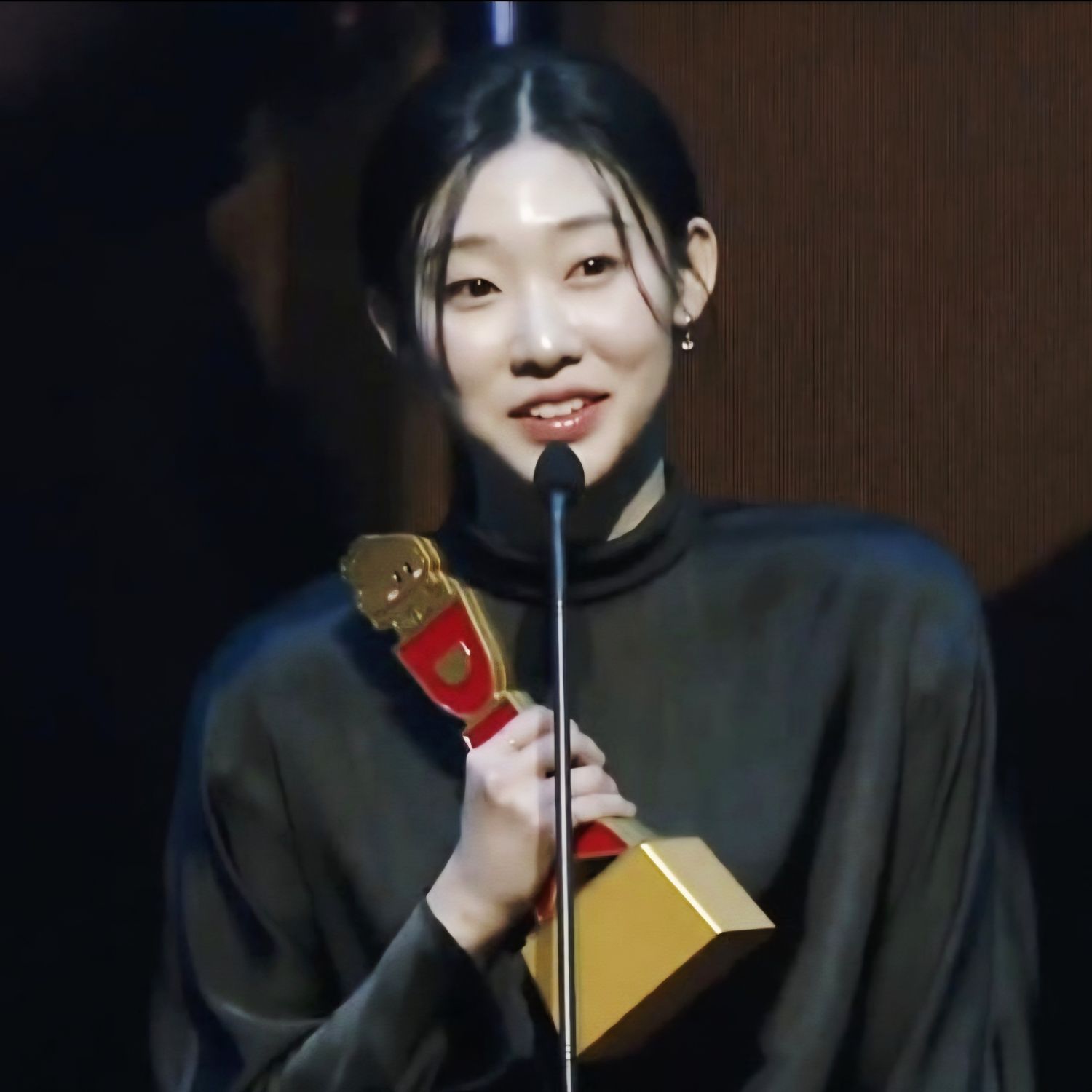 粉丝拍下的韩艺智瞬间