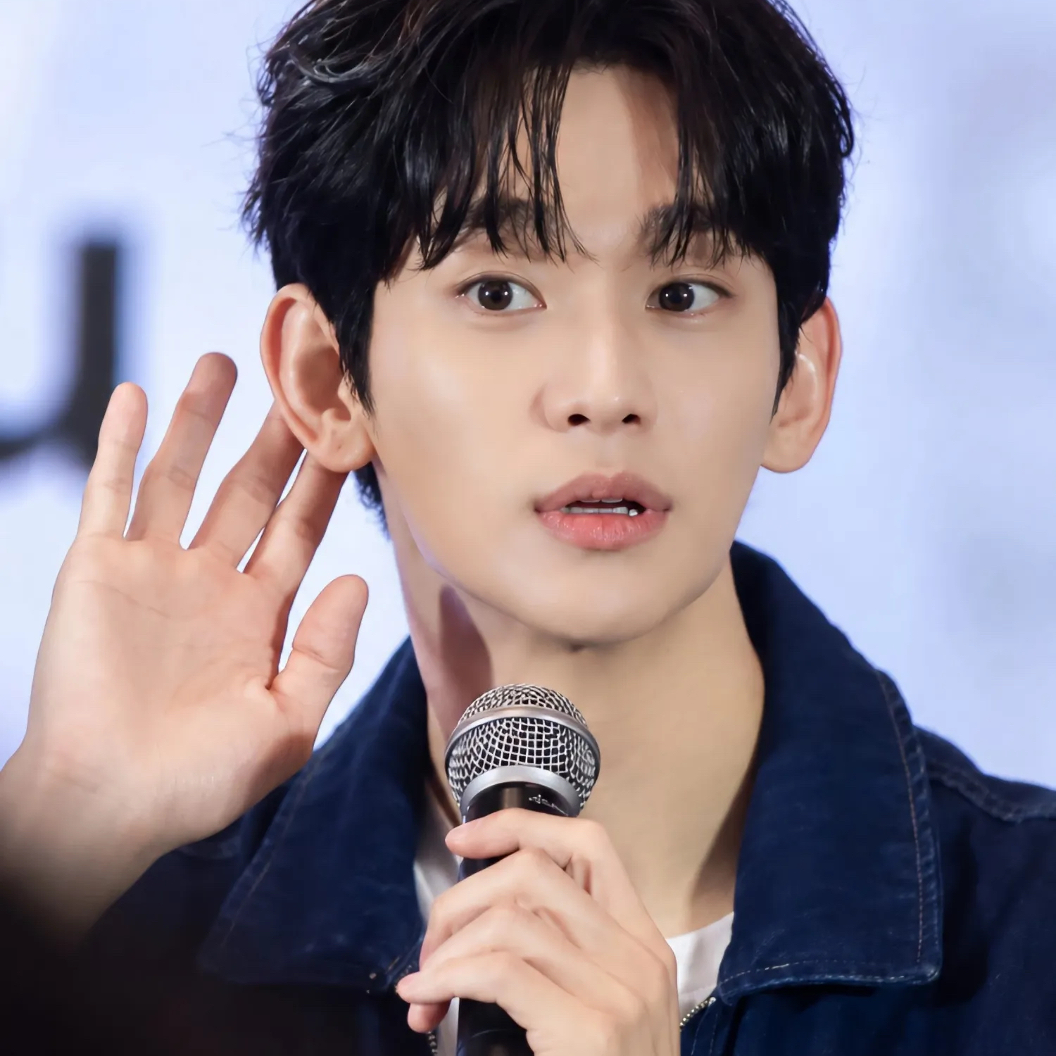 A moment captured by a fan of Kim Soohyun