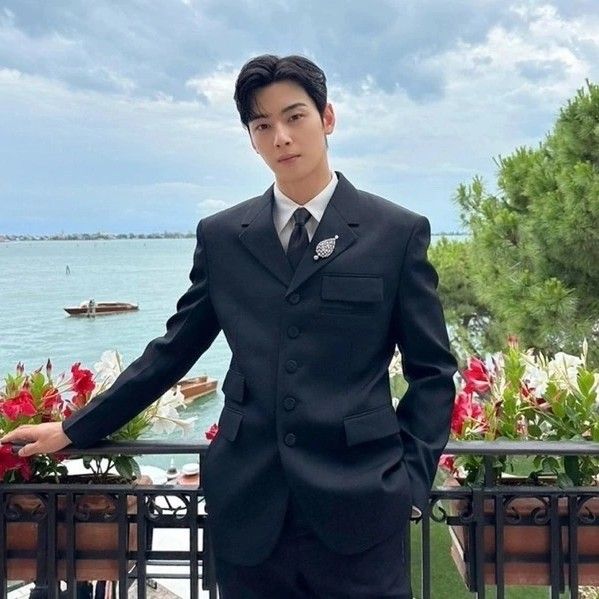 Cuplikan di balik layar dari Cha Eunwoo