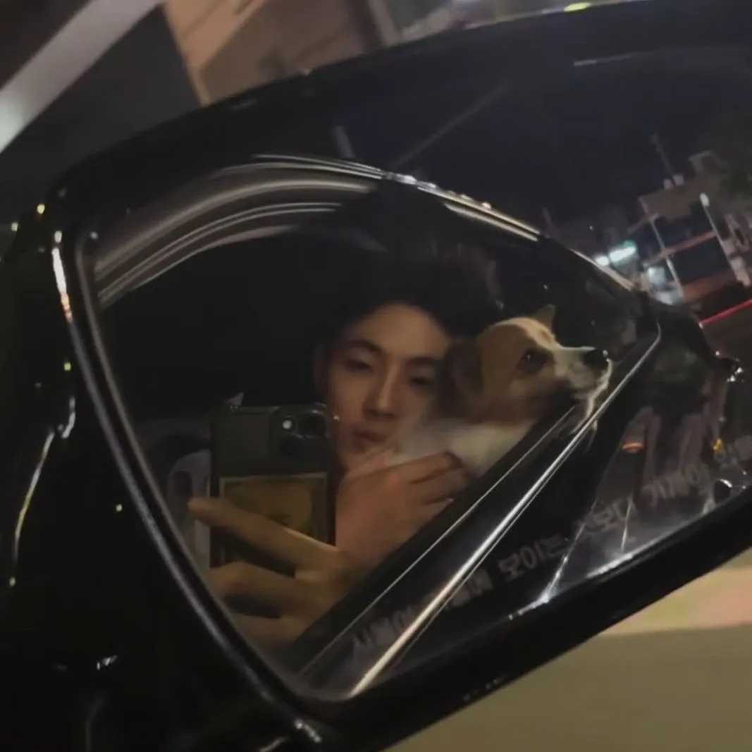 Behind-the-scenes cut of Jisoo