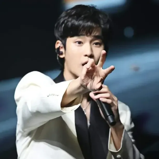 A moment captured by a fan of Kim Soohyun