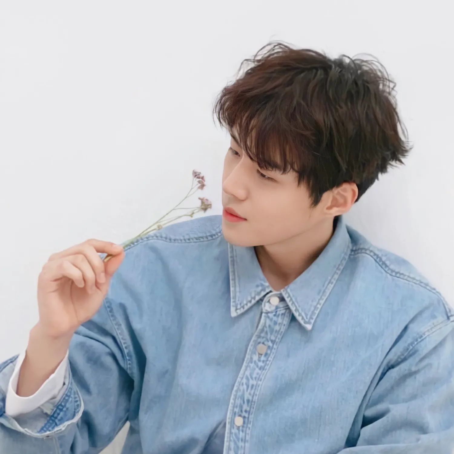 Behind-the-scenes cut of Kim Seonho