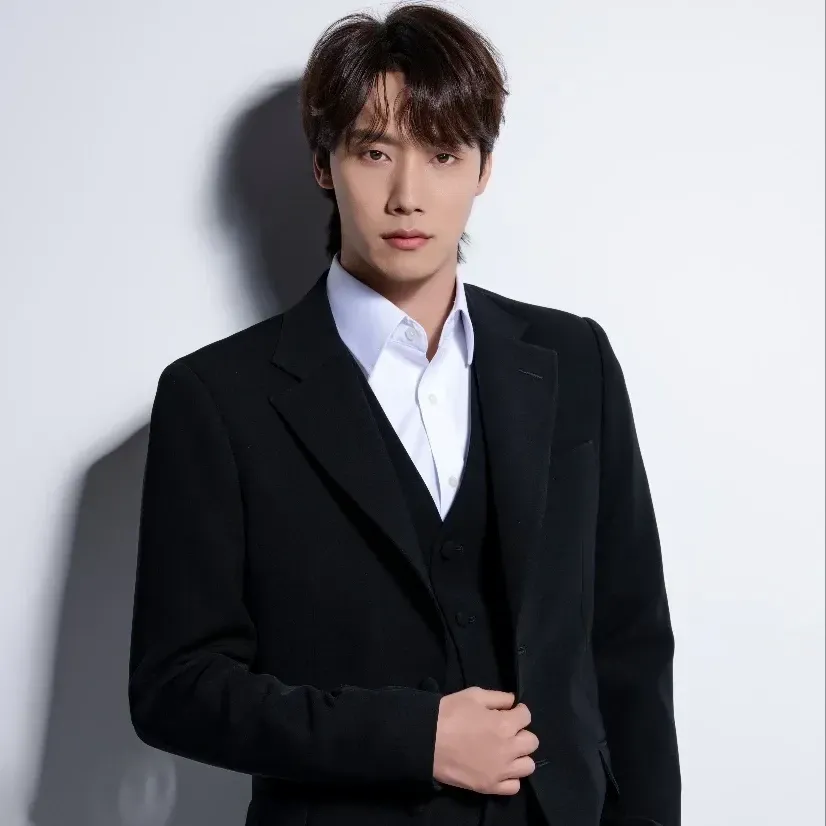 Latest photo of Choi Woojin