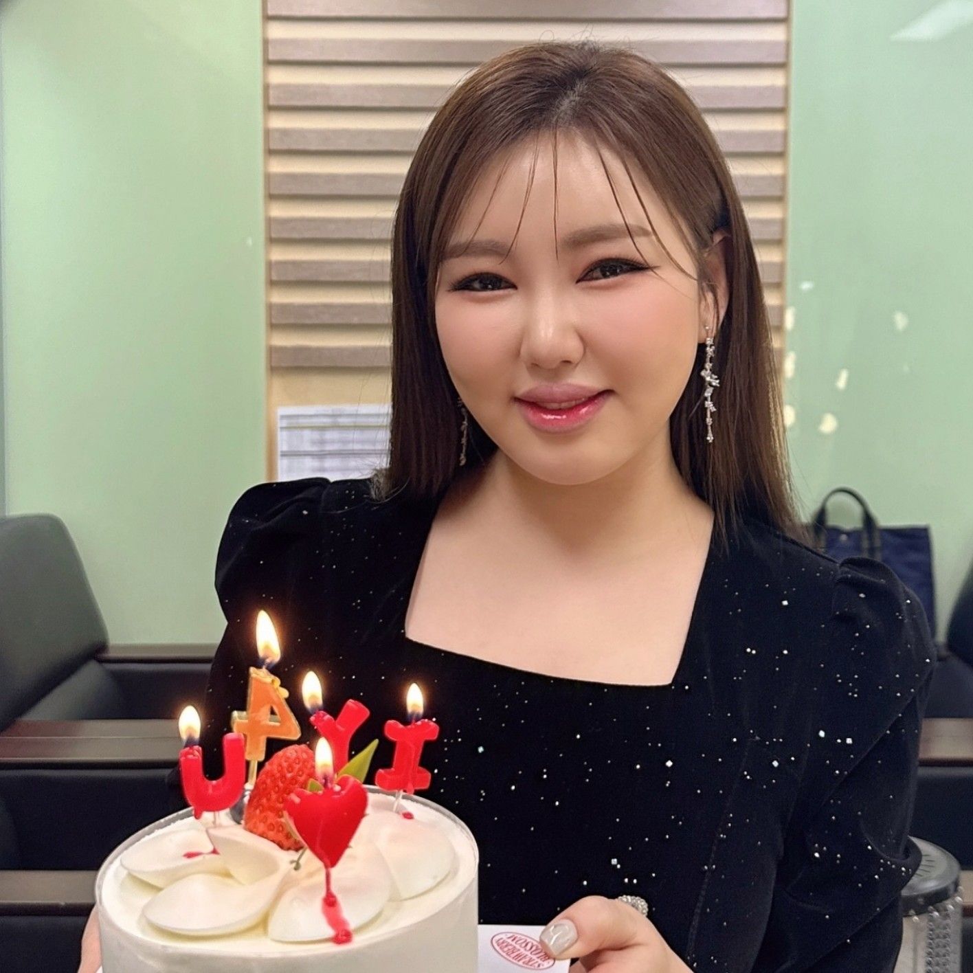 Cuplikan di balik layar dari Song Gain