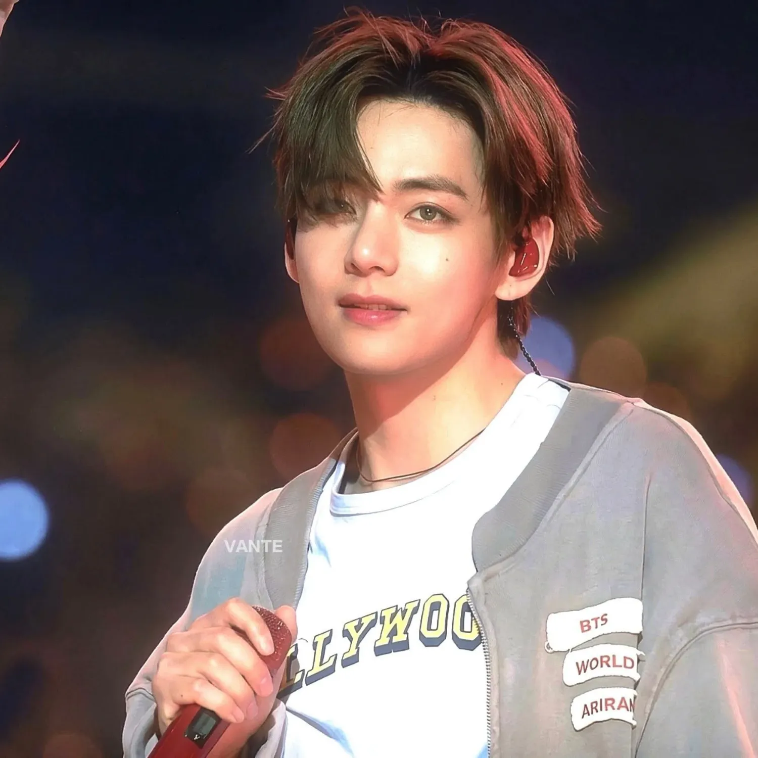 Latest photo of Kim Taehyung (V)