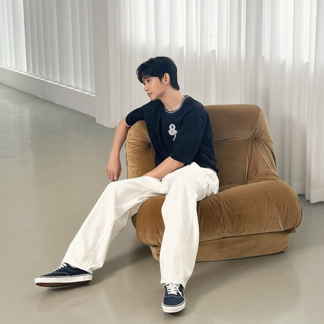 A moment captured by a fan of Kim Soohyun
