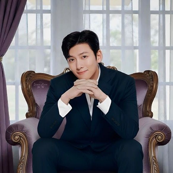 粉丝拍下的池昌旭瞬间