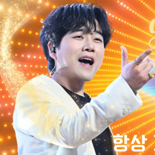 A moment captured by a fan of Hwang Youngwoong