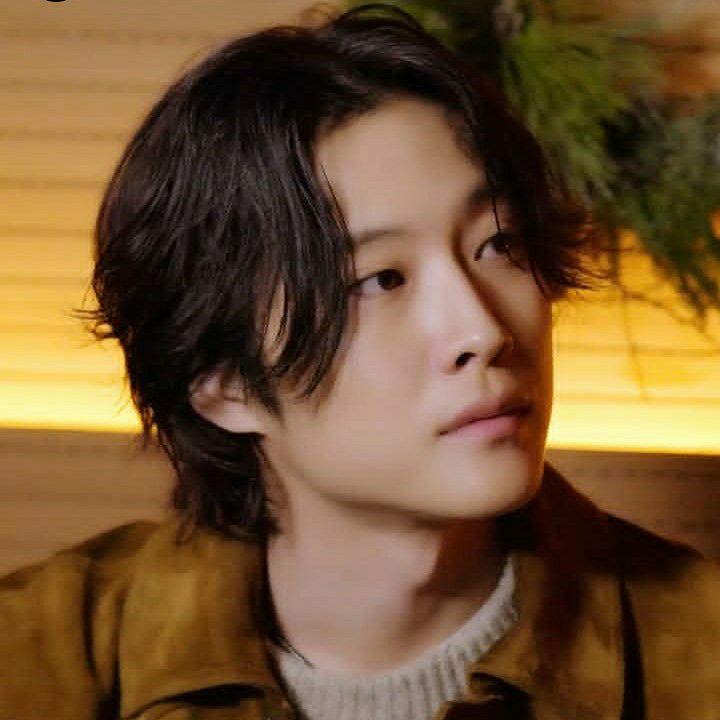 Behind-the-scenes cut of Lee Jongwon