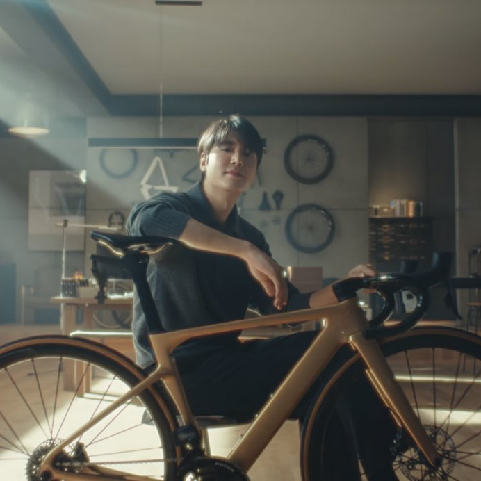 粉丝拍下的李敏镐瞬间