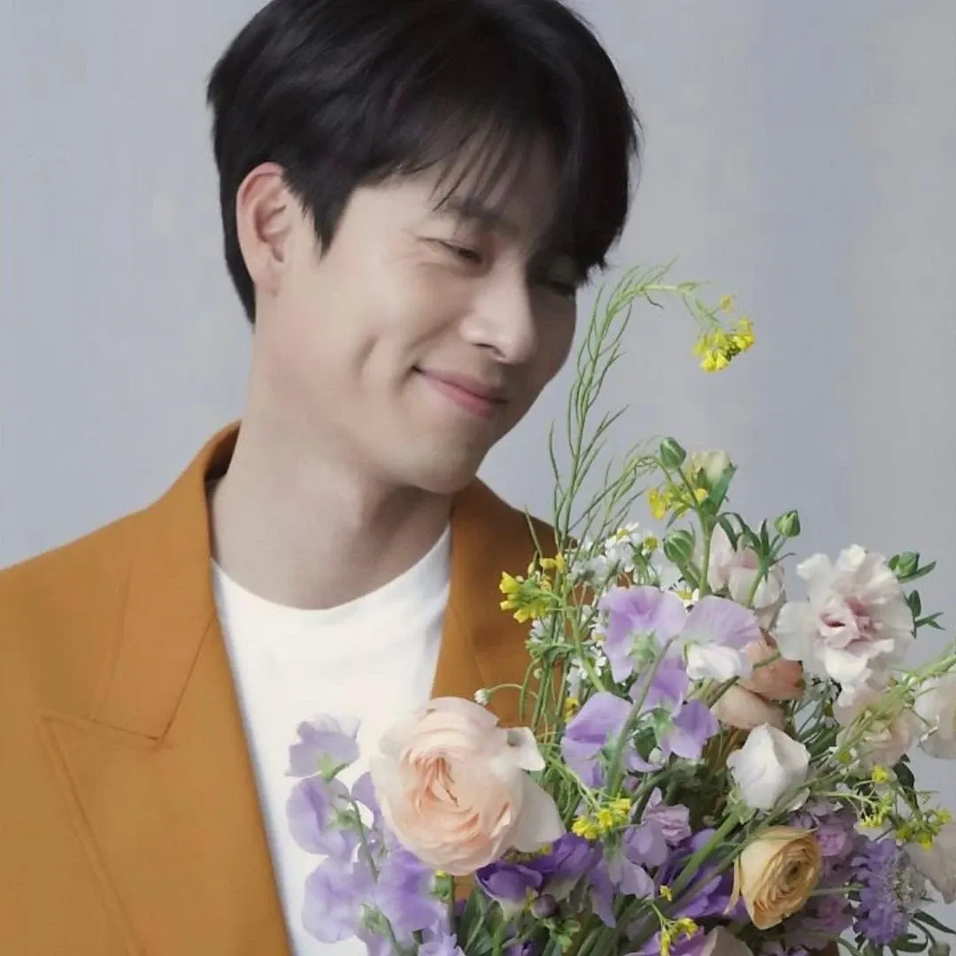 Momen yang diabadikan oleh penggemar Hyun Bin