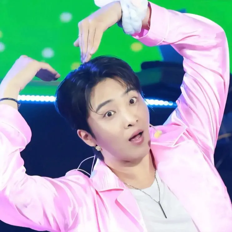 Behind-the-scenes cut of Hwang Yunsung