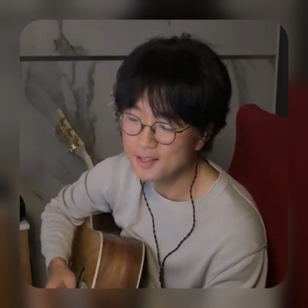 Recent activity shot of Bak Changgeun