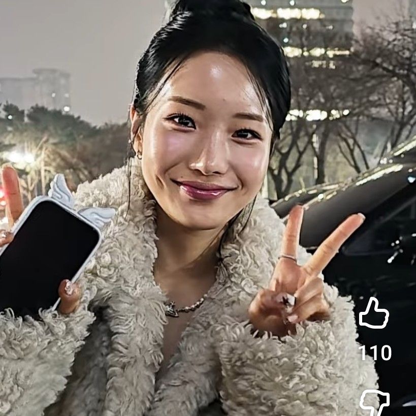 Recent activity shot of Kim Soyeon (2004)