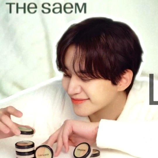 イ・ジュノの最近の活動ショット