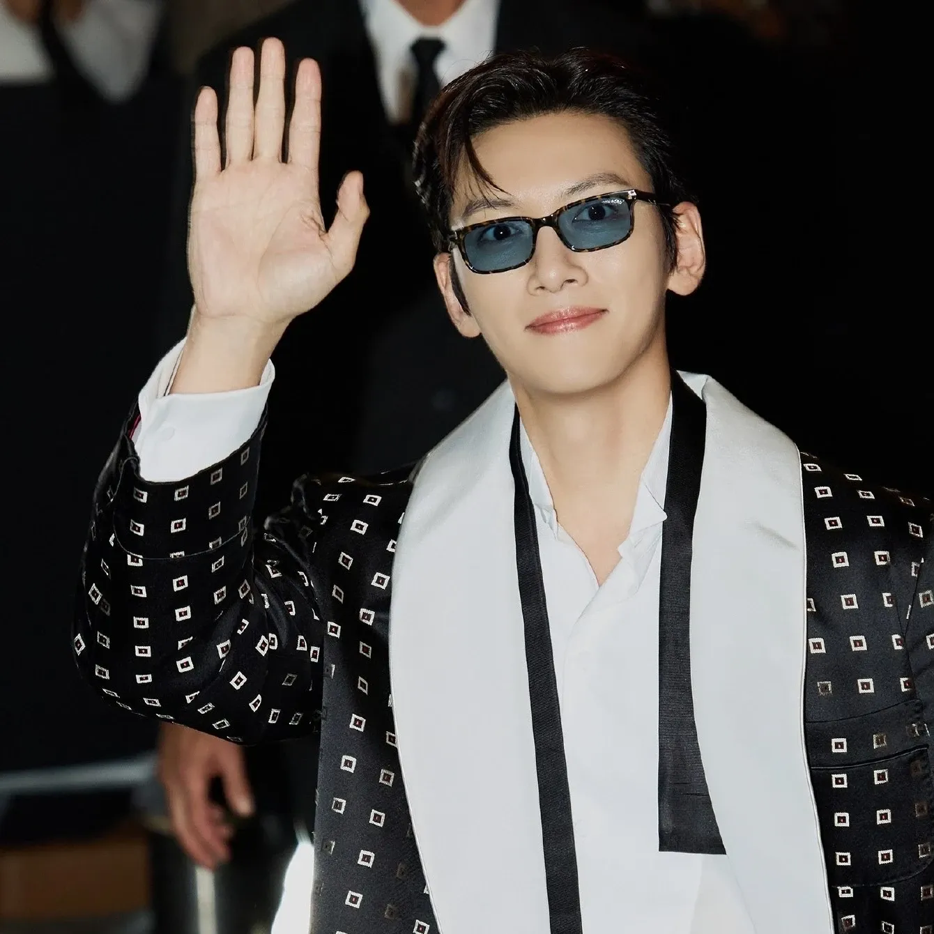 Behind-the-scenes cut of Ji Changwook