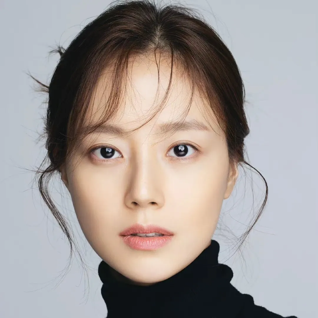 Recent activity shot of Moon Chaewon