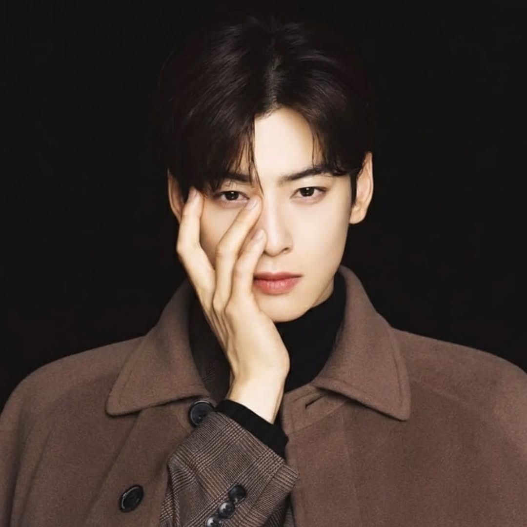 Behind-the-scenes cut of Cha Eunwoo