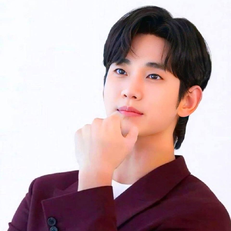 Behind-the-scenes cut of Kim Soohyun